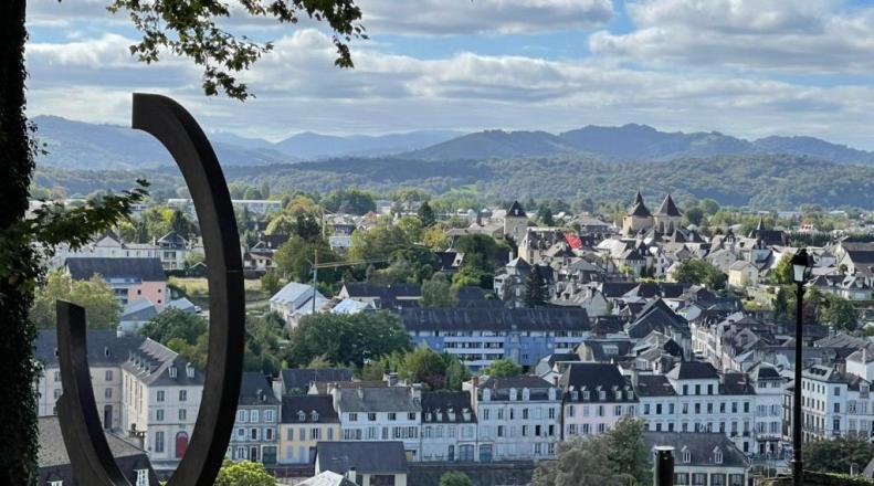 Апартаменты Le Saint Pierre Quartier Historique D'Oloron Sainte Marie Экстерьер фото